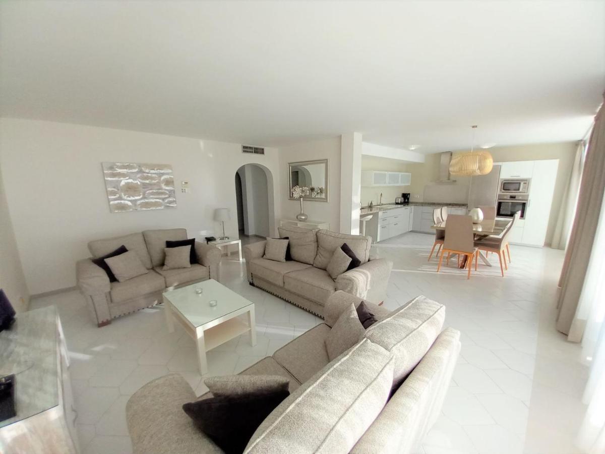 Miraflores Beachfront Penthouse Sitio de Calahonda Εξωτερικό φωτογραφία